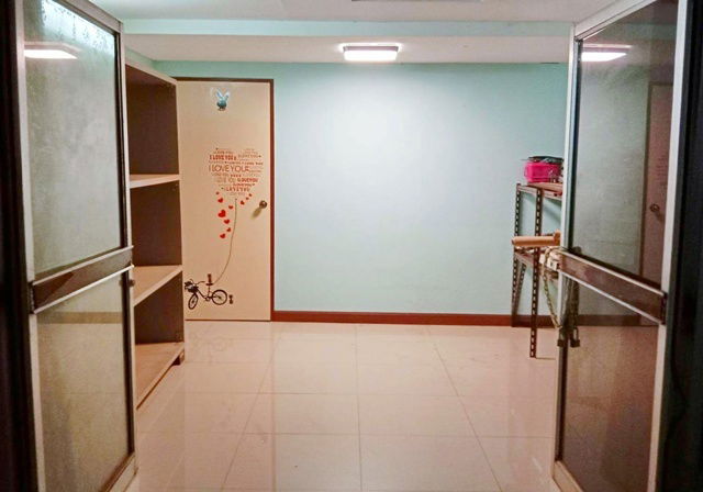 picture MRT SanamChai 800m. Commercial building for rent 1unit 4-storey + 1mezzanine corner unit 33sq.wa. 54 - 4/8