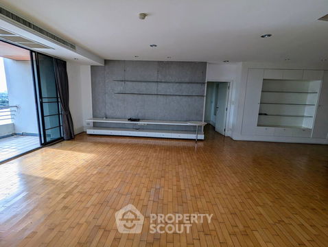 คอนโด 3-ห้องนอน ที่ ริเวอไรน์ เพลส ใน สวนใหญ่ (ID 1852195)