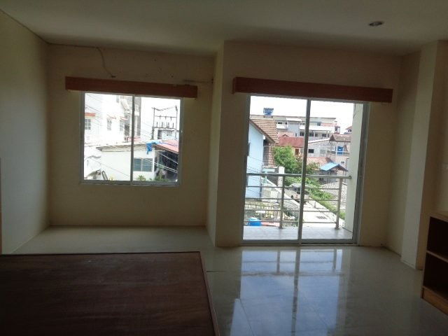 picture FOR SALE  TOWNHOUSE PROPERTY  3375000 BAHT. - 6/8