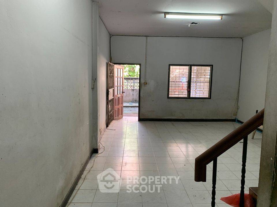 picture 4-BR Townhouse near MRT Fai Chai (ID 2229688) - 8/19