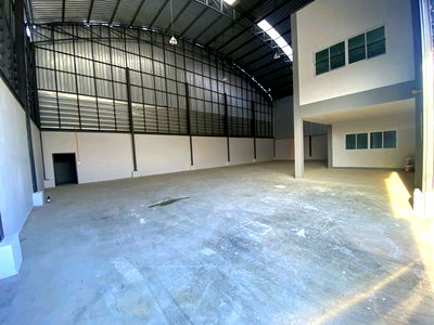 เช่าโรงงาน วิทยาลัยการจัดการเพชรเกษม : รพ.สต.คลองมะเดื่อ 4.4กม. รร.ทานตะวันไตรภาษา 4.2 กม.2 ออฟฟิศ ตลาดแครายพลาซ่า 800 ม. ให้เช่าโกดัง พร้อมออฟฟิศ 2ชั้น 659ตร.ม. 169ตร.วา.