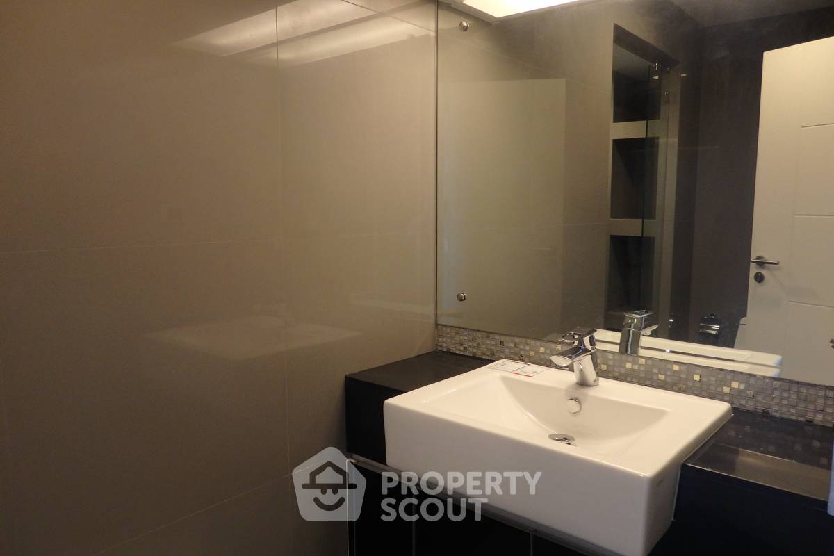 picture 2-BR Condo at The Crest Sukhumvit 34 near BTS Thong Lor (ID 887190) - 12/17