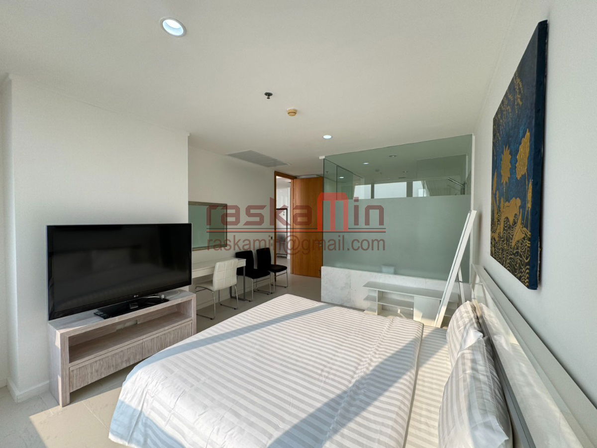 picture Luxury Beachfront Condo for Sale – Northpoint Wongamat - 13/38