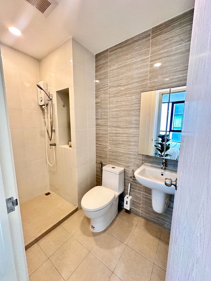 picture *Rooms available, ready to move in on August 10th* BROMPTON Pet Friendly Sukhumvit 107 - 4/17