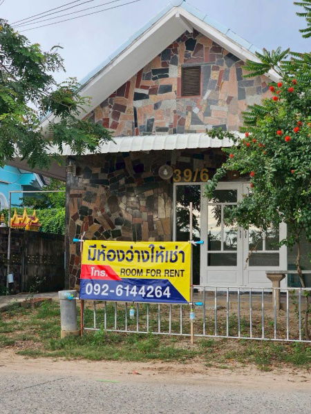 picture House for rent in Rayong, ready to move in, good location for business, next to concrete road, 4,000 baht per month. - 9/10