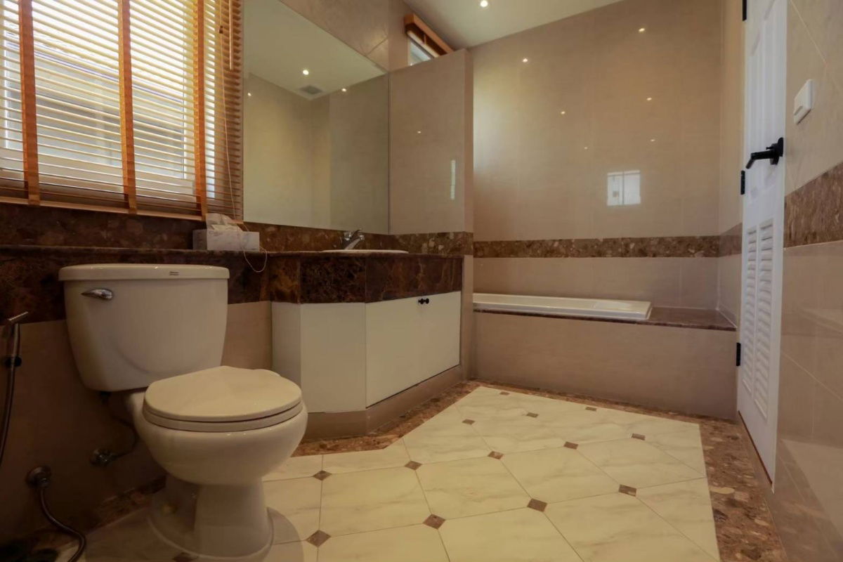 picture * Golden Nakara Onnut 65 for Sale *  4 bedrooms 5 bathrooms  - 41/50