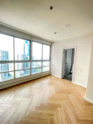 Condos for sale : Pathumwan Resort【𝐒𝐄𝐋𝐋 & 𝐑𝐄𝐍𝐓】🔥A classic, simple room decorated with every element of charm🔥  Contact Line ID: @hacondo