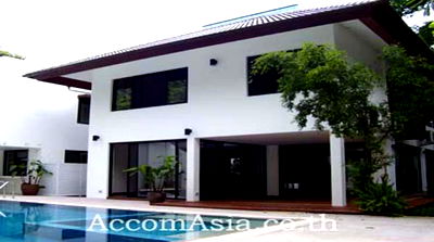 Houses for rent ดิเอ็มโพเรี่ยม : 🔼🔽 AccomA 📩  4 BR House in  (69552)