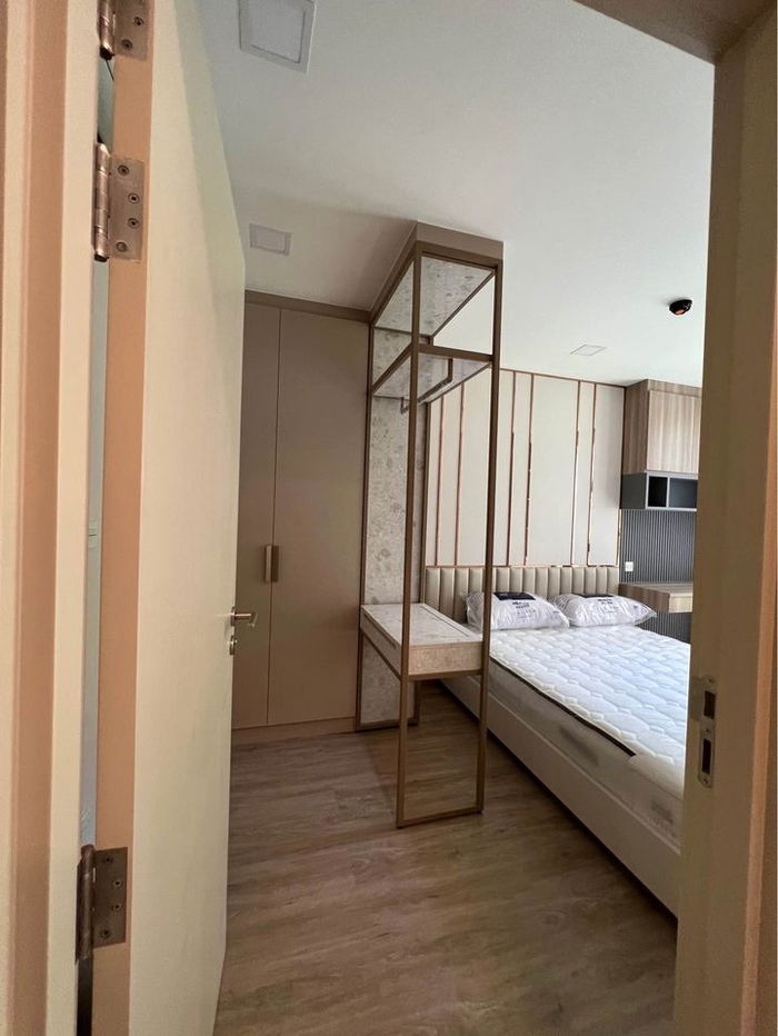 picture The Nest Chula Samyan【𝐑𝐄𝐍𝐓】🔥This room is irresistibly cute. Decorated with sweet, simple touches, and cute details.🔥  Contact Line ID: @hacondo - 4/10