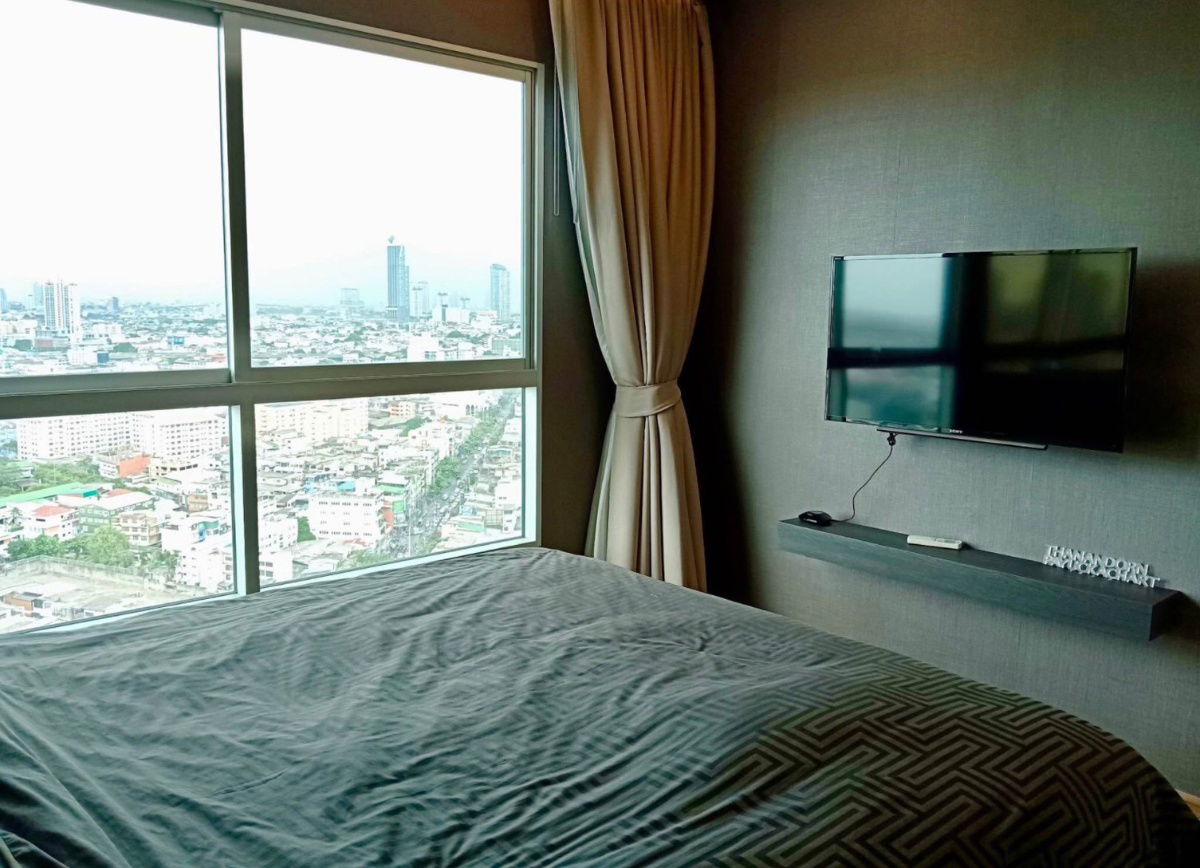 picture Fuse Chan -            Sathorn  - 9/13