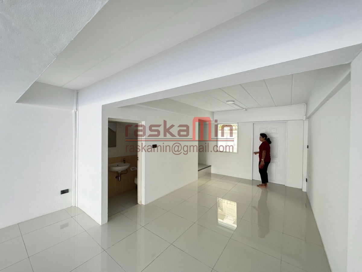 picture For Sale: 4-Storey Building on Thep Prasit Road, Pattaya - 5/14