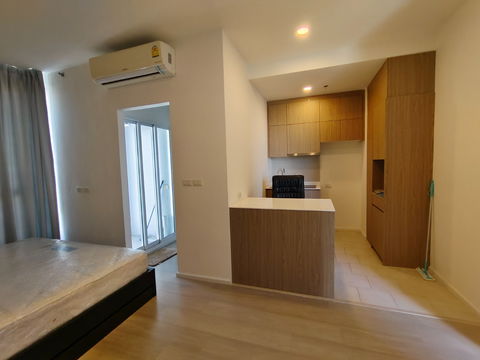 For Rent – Corner Unit Condo at De Lapis Charan 81 ,Next to MRT Bang Phlat Station ✨ Brand New Condition – Never Lived In