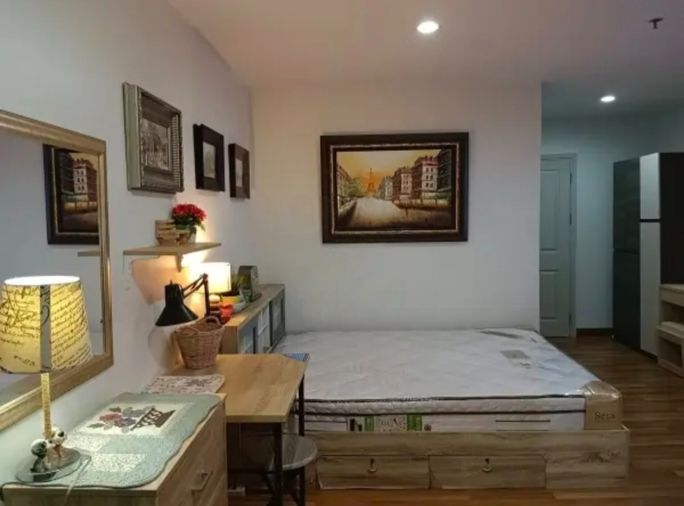 ✨ #RegentHomeBangsonCondoForSale✨  💥 Great price, great location, convenient transportation