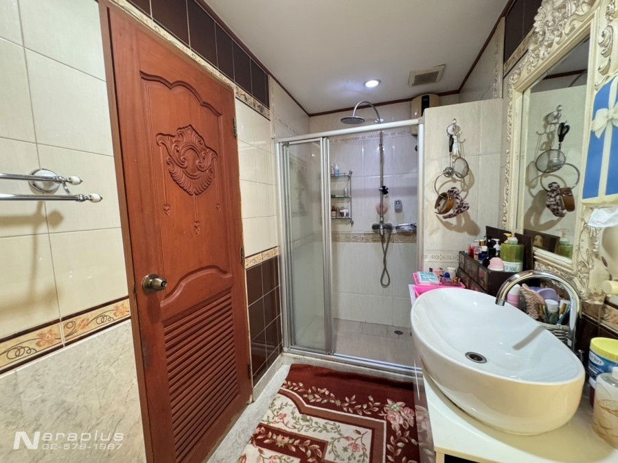 รูป 68070948 : ขายบ้านเดี่ยว 2 ชั้น Built-in ทั้งหลัง ขนาด 4 ห้องนอน บนที่ดิน 84.3 ตารางวา หมู่บ้านลัดดารมย์ วัชรพล-สุขาภิบาล 5 - รูปที่ 20/23