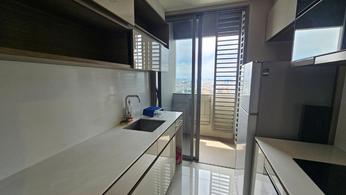 picture Available for rent! The Room Rama4 1 Bedroom with 45sqm. Fully furnished no damaged from earthquake. Ready to move in - 9/15