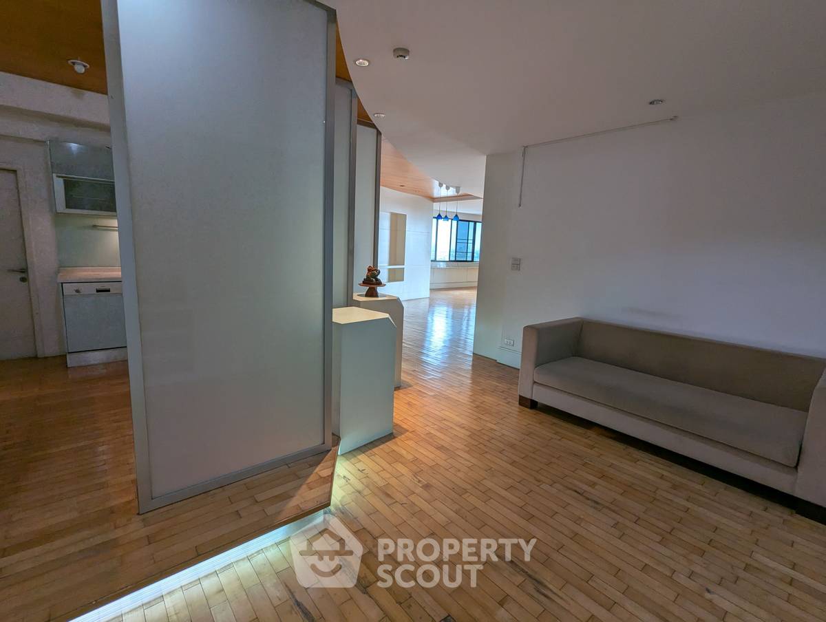 picture 3-BR Condo at Riverine Place in Suan Yai (ID 1852195) - 6/18
