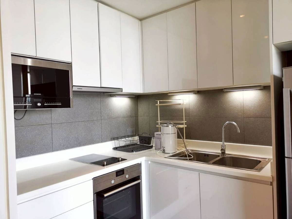 รูป ขายพร้อมผู้เช่า เดือนละ 45,000 | 1 BED 60 ตร.ม. ตกแต่งจัดเต็ม  12,700,000  - รูปที่ 9/12