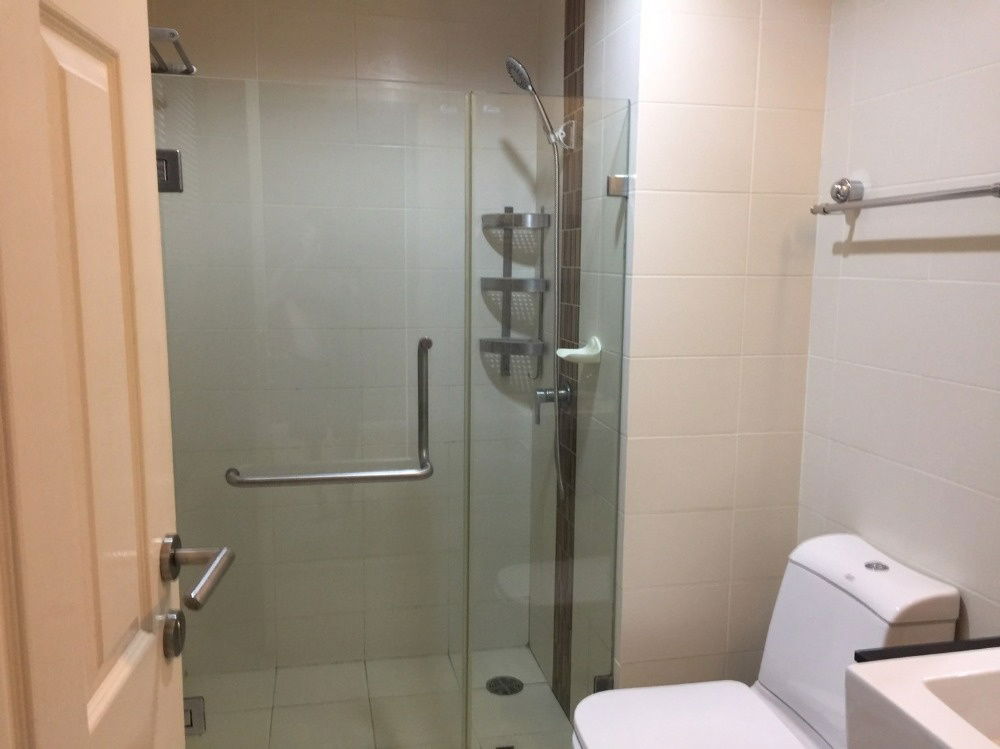 picture ✨ Washing machine included. Chewathai Ratchaprarop Condo, 1 bedroom, 35 sq m, 16th floor, only 14,000 baht. 🏡💖 - 4/7