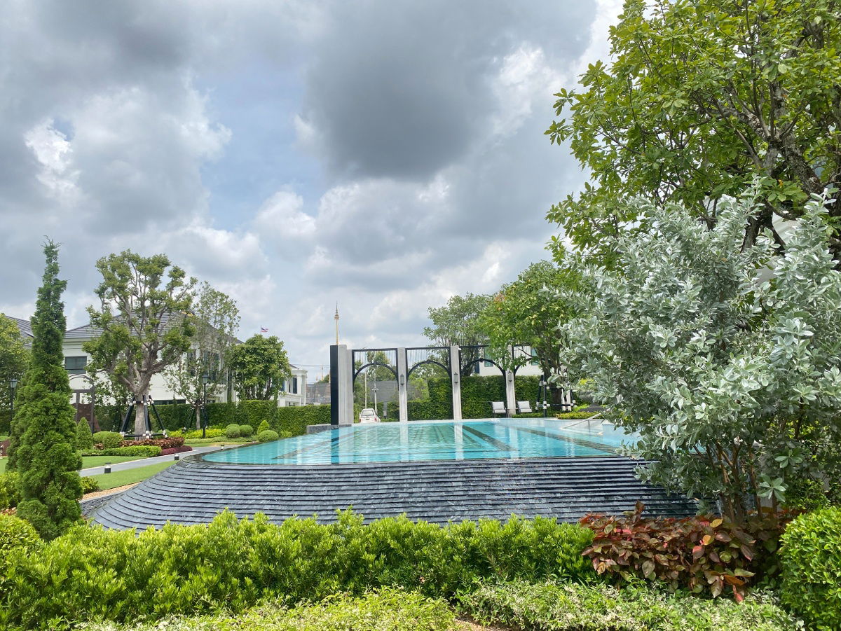 รูป 🌟 แปลงพิเศษ! Masefield ติดสวน 🏡 บ้านเดี่ยวหรูสุดคุ้ม 💎 ในโครงการเศรษฐสิริ บางนา กม.10 📍 ใกล้เมกาบางนา 🛍️ เดินทางสะดวก ใกล้สนามบิน ✈️ - รูปที่ 2/17