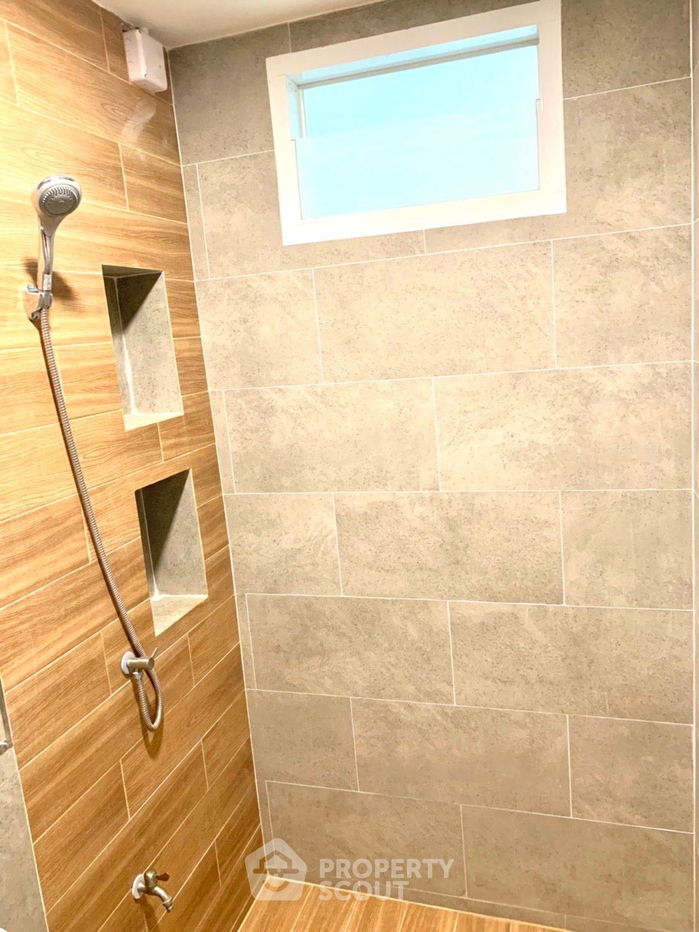 picture 2-BR Townhouse near MRT Bang Yi Khan (ID 2229687) - 20/44