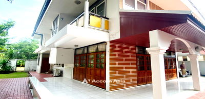 บ้านเดี่ยว กรุงเทพมหานคร : 🔼🔽 AccomA 📩 Pet friendly 3 BR House in  (910003)