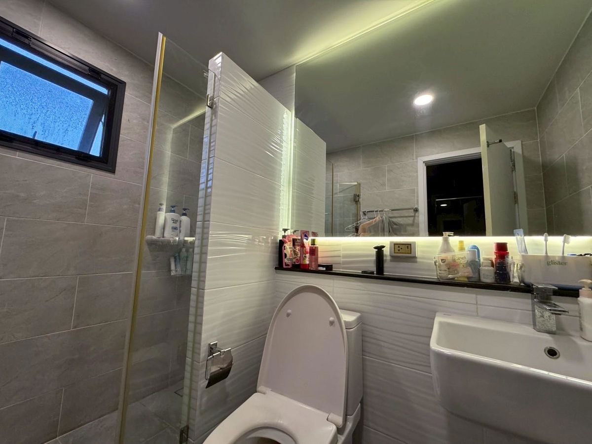 รูป บ้านเดี่ยว ตกแต่งสวย พร้อมเฟอร์ฯบิ้วอิน บริทาเนีย บางนา กม.12  - รูปที่ 26/34