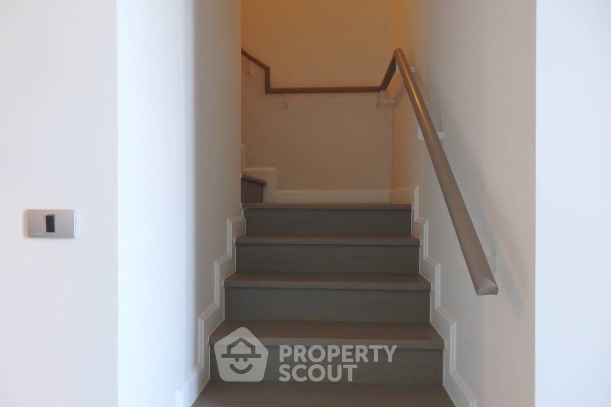 picture 2-BR Condo at The Crest Sukhumvit 34 near BTS Thong Lor (ID 887190) - 3/17