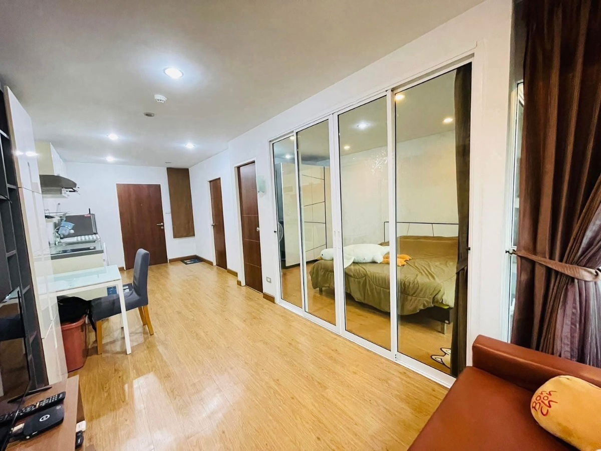 picture Forrent Tourmaline Gold Condominiums - 1/10