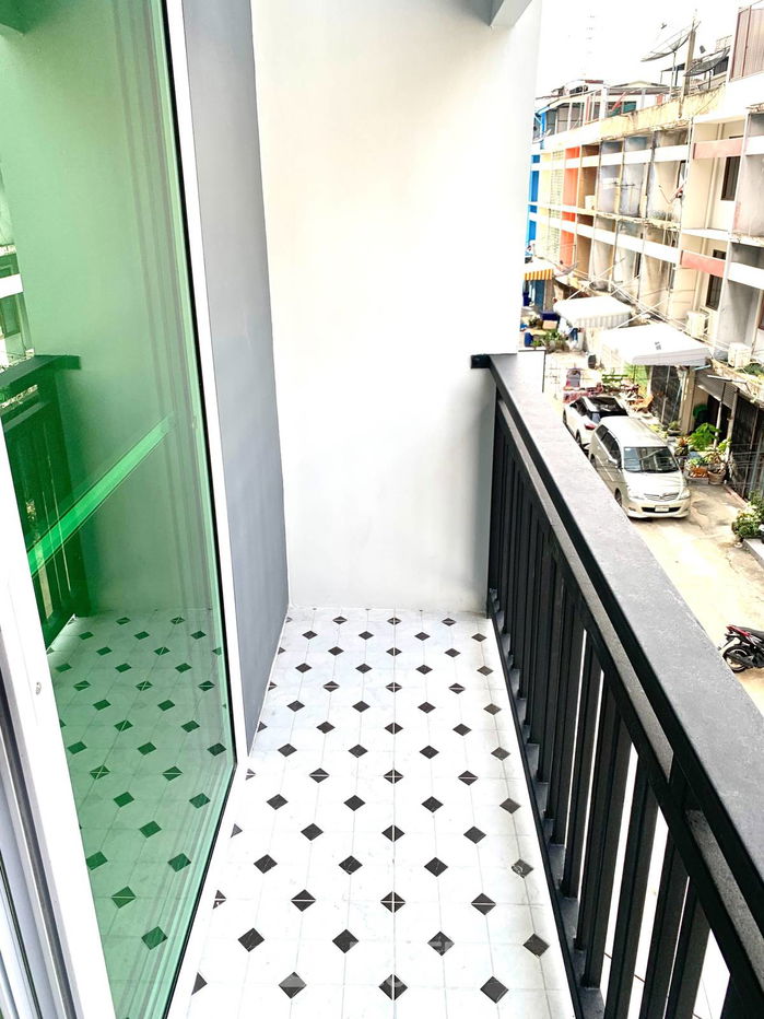 picture 2-BR Townhouse near MRT Bang Yi Khan (ID 2229687) - 32/44