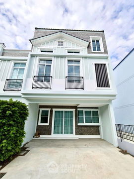 3-BR Townhouse at Indy 2 Bangna-Ramkhamhaeng 2 in Dokmai (ID 2225096)