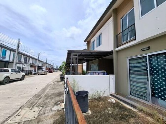 3-bed townhouse for sale, 103 sqm, 16 sq wah, Baanpruksa Latkrabang - Chalongkrung