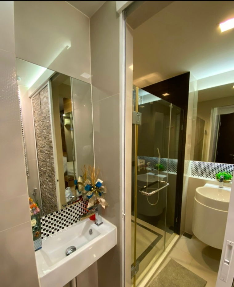 picture For sale: Rhythm Sathorn, beautiful, good location, ready to move in, near BTS Saphan Taksin. Interested? Add me on Line @841qqlnr - 7/18