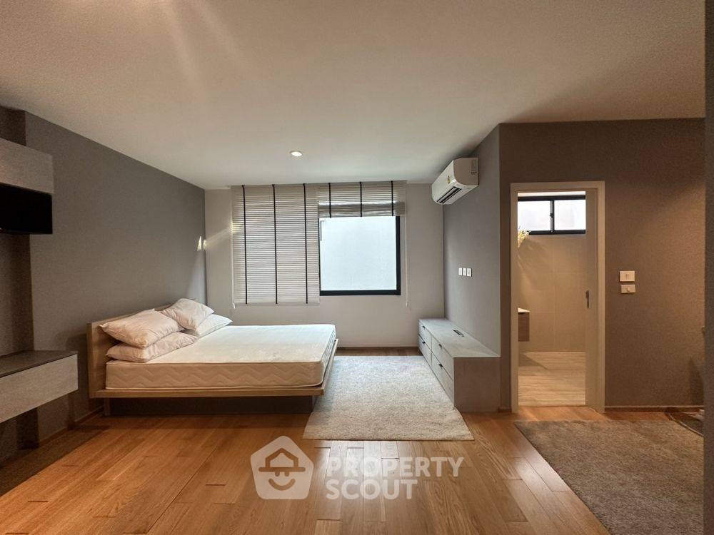 picture 3-BR Townhouse at Nirvana Define Srinakarin-Rama9 in Saphan Sung (ID 2150529) - 5/10