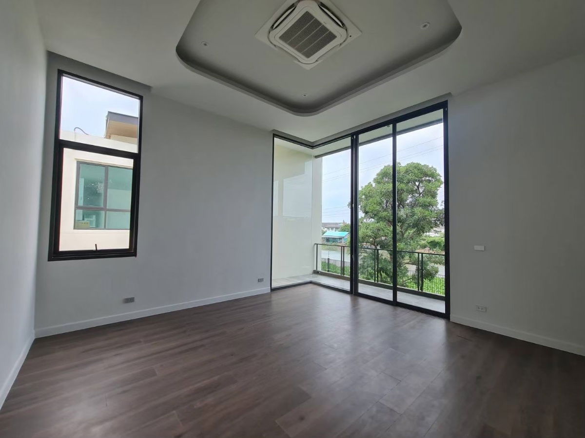 รูป ขายบ้านเดี่ยวริมน้ำ สไตล์รีสอร์ท | โครงการ สราญสิริ บางนา แต่งครบ จบ เข้าอยู่ได้เลย - รูปที่ 14/22