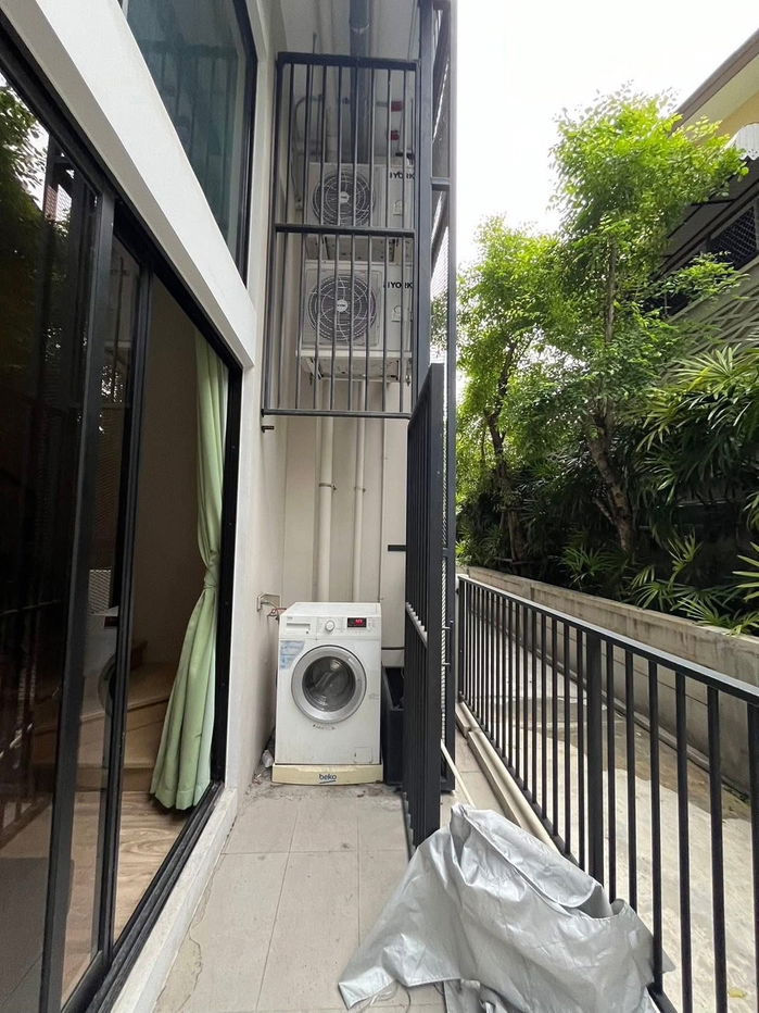 รูป ! ให้เช่าคอนโด Blossom Condo สาทร - เจริญราษฎร์ ห้อง Duplex  เดินทางสะดวก: ทำเลดี ใกล้ BTS : พร้อมเข้าอยู่ได้ทันที เฟอร์นิเจอร์ครบ - รูปที่ 5/8