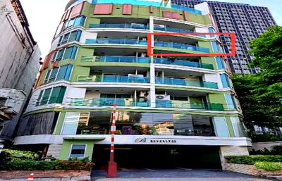 คอนโด BTS พร้อมพงษ์ : For Sale: Renovated 1-Bed Corner Unit at Beverly 33 | 50 Sqm