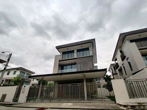For Rent: 3-Storey Detached House at AQ Arbor Project, Chaloem Phra Kiat Rama 9