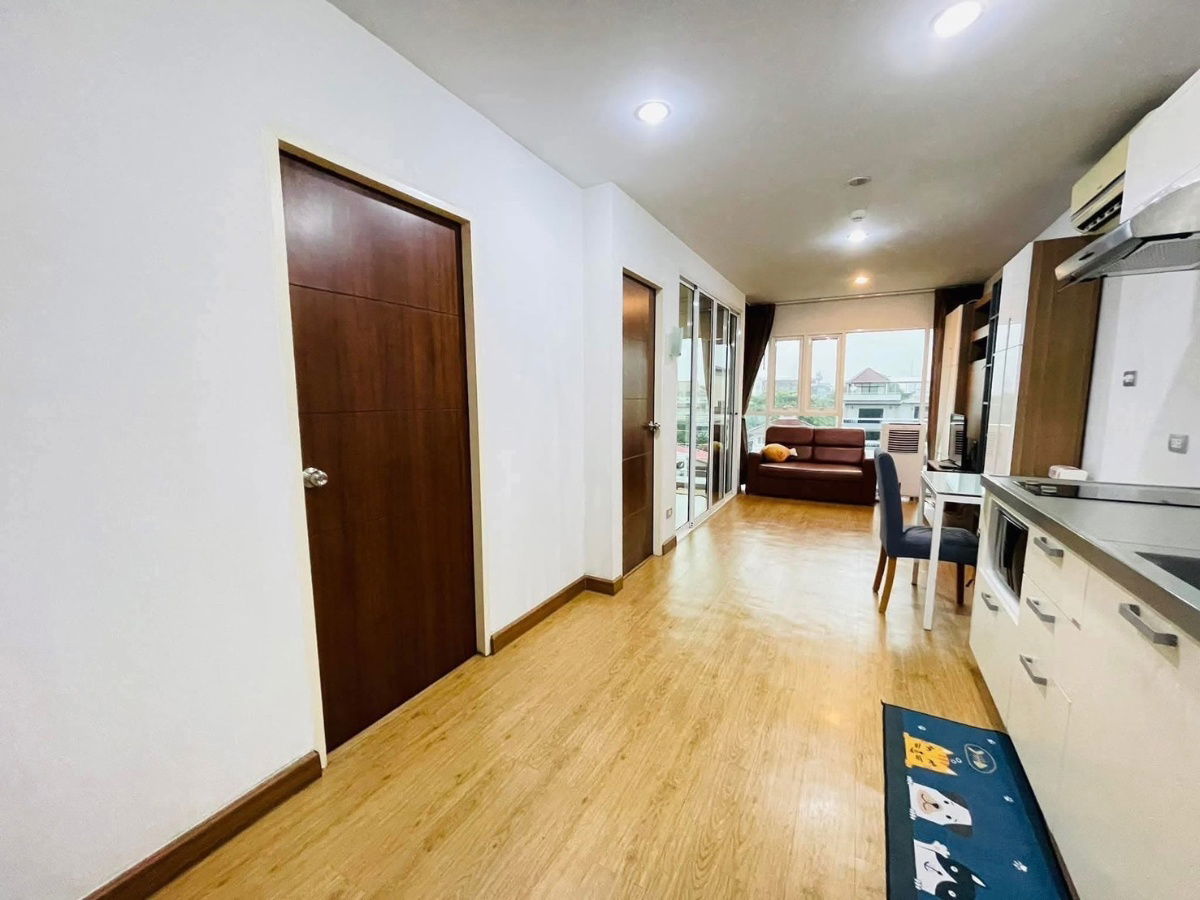 picture Forrent Tourmaline Gold Condominiums - 5/10