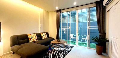 เช่าทาวน์โฮม BTS ทองหล่อ : 🔼🔽 AccomA 📩 Home Office 4 BR Townhouse in Klong Tan (AA33995)