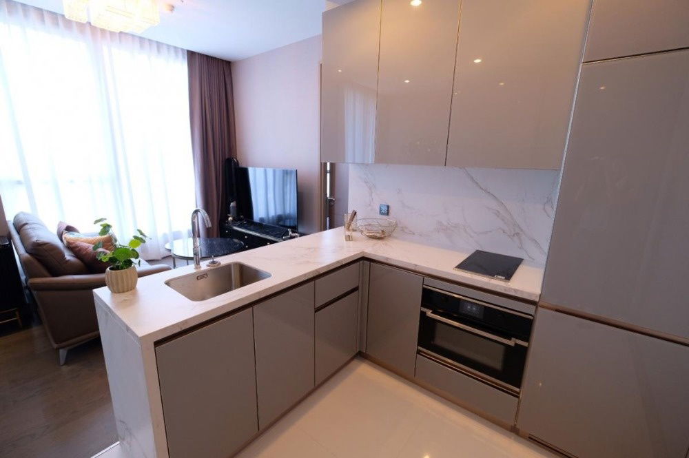 picture The Esse@Singha Complex【𝐒𝐄𝐋𝐋】🔥5-star hotel-like luxury, every piece of furniture is a curated piece🔥  Contact Line ID: @hacondo - 8/10