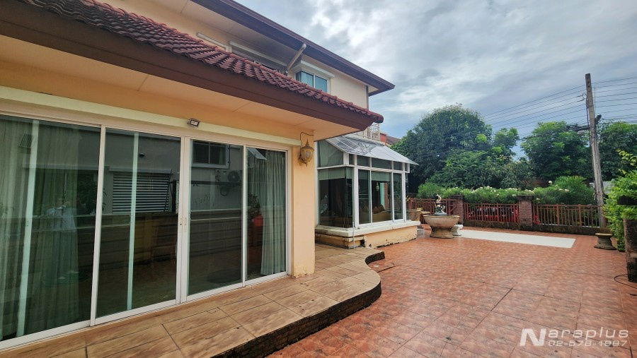 รูป 68070948 : ขายบ้านเดี่ยว 2 ชั้น Built-in ทั้งหลัง ขนาด 4 ห้องนอน บนที่ดิน 84.3 ตารางวา หมู่บ้านลัดดารมย์ วัชรพล-สุขาภิบาล 5 - รูปที่ 4/23