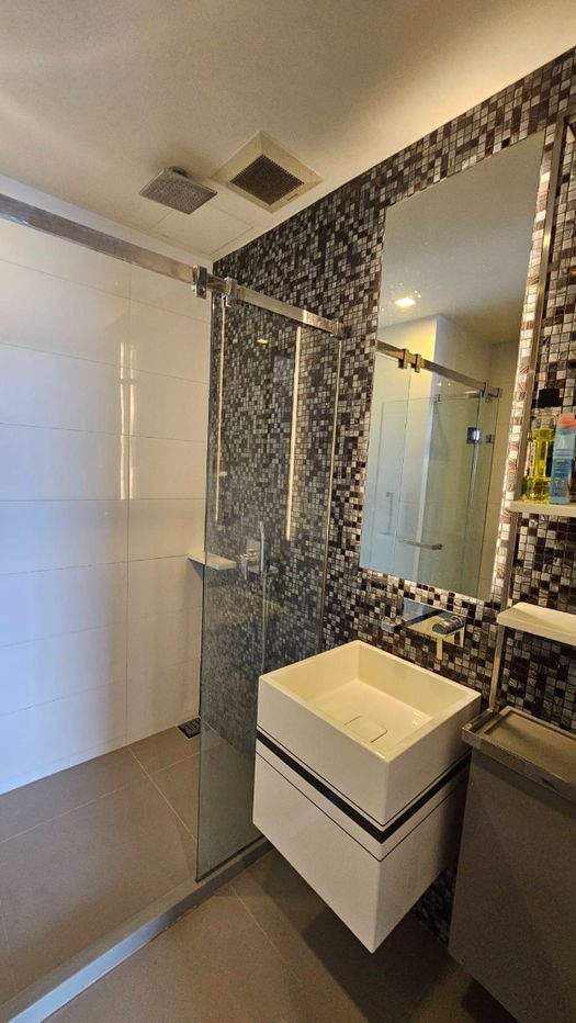 picture Available for rent! The Room Rama4 1 Bedroom with 45sqm. Fully furnished no damaged from earthquake. Ready to move in - 15/15