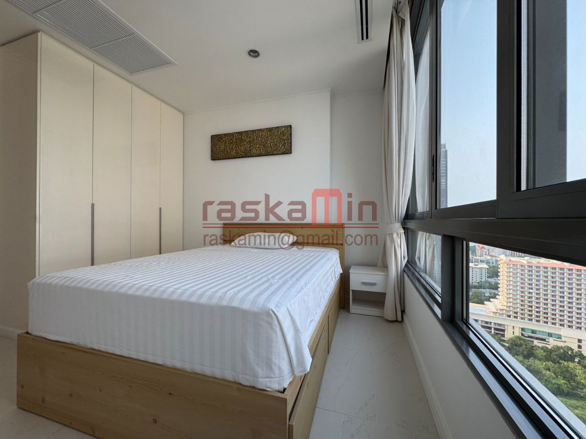 picture Luxury Beachfront Condo for Sale – Northpoint Wongamat - 17/38