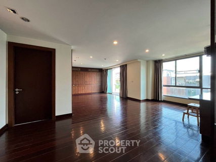 3-BR Condo at CLICK CONNDO Modern Sukhumvit 65 near BTS Ekkamai (ID 2237302)
