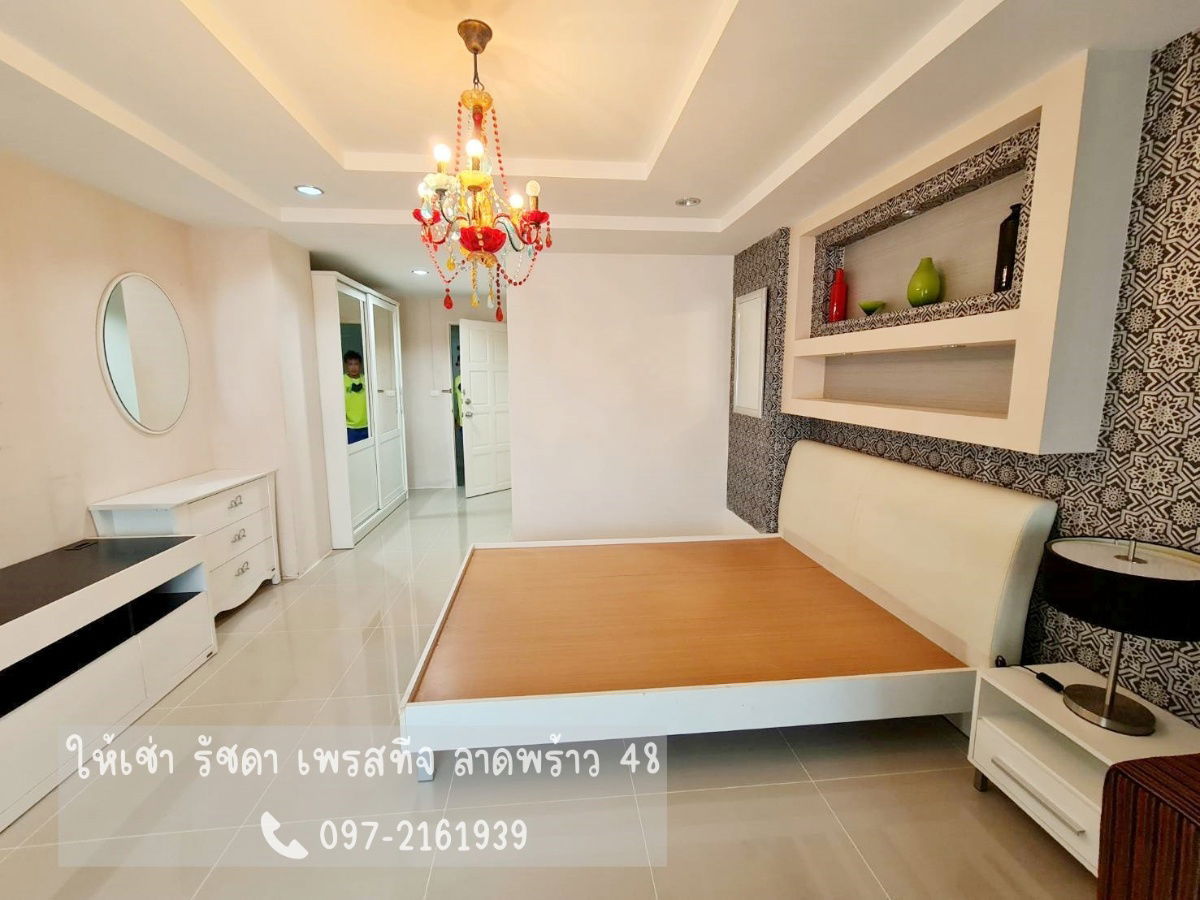 รูป ว่าง 1 ก.ย.  ให้เช่าคอนโด รัชดาเพลสทีจ ลาดพร้าว 48 ใกล้MRTสุทธิสาาร 5นาที 📞097-2161939 - รูปที่ 6/8