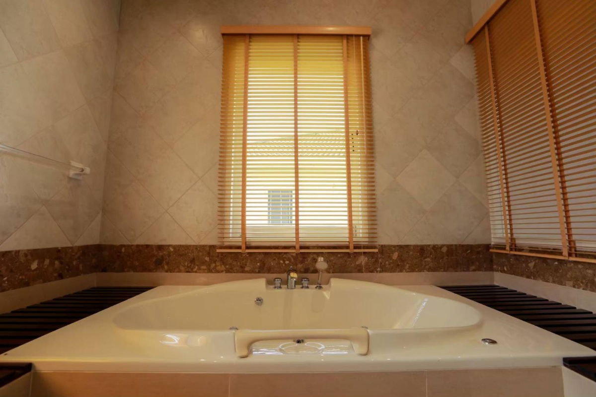 picture * Golden Nakara Onnut 65 for Sale *  4 bedrooms 5 bathrooms  - 36/50