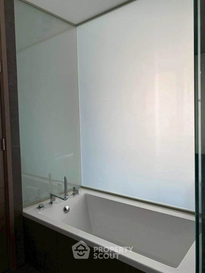 picture 2-BR Condo at The Esse At Singha Complex near MRT Phetchaburi (ID 2241674) - 12/17