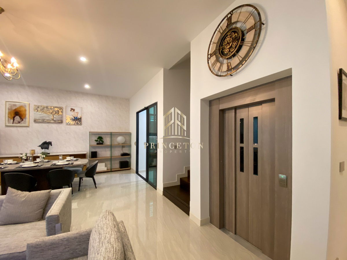 รูป ดิ ออเนอร์ โยธินพัฒนา บ้านเดี่ยวสไตล์ Private Pool Villa 3 ชั้น ระดับ Super Luxury - รูปที่ 5/41