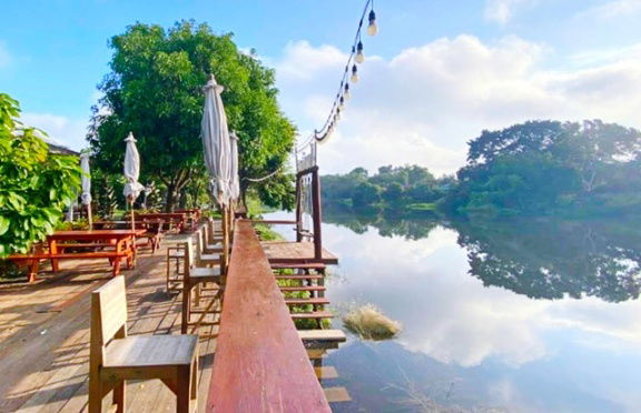 รูป วิวแม่น้ำ ทำร้านอาหาร ทำโฮมสเตย์ ลานกางเต๊นท์ บางปะหัน อยุธยา ให้เช่าที่ดินถมแล้ว ริมตลิ่งคาเฟ่ ที่ดิน 2.5 ไร่ 4002ตรม. จากกทม. 46นาที - รูปที่ 5/8