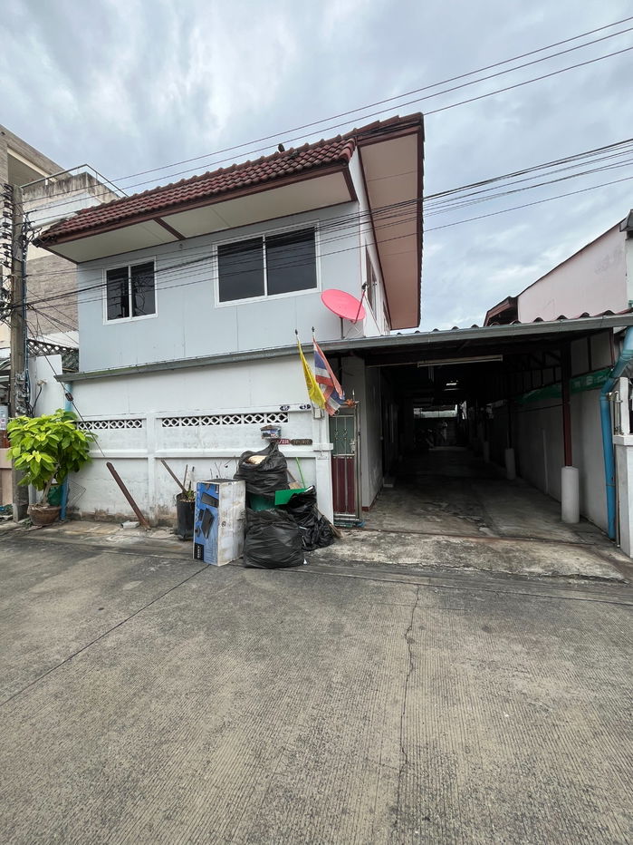 รูป ประกาศขายบ้านเดี่ยว 2 ชั้น พร้อมต่อเติมห้องครัวด้านหลัง - รูปที่ 35/40